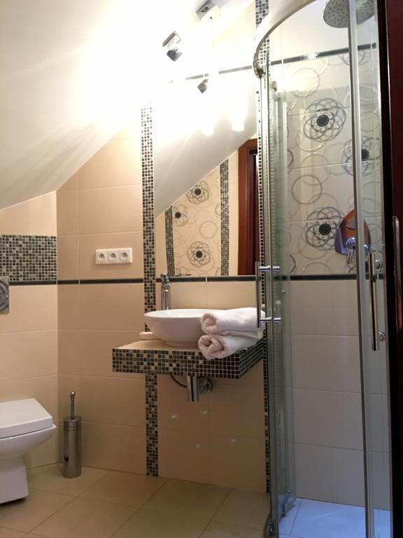 Dworek W Dawnej Szkole Sieradz Ngoại thất bức ảnh