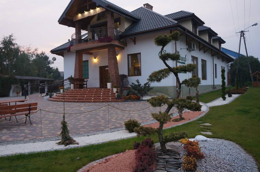 Dworek W Dawnej Szkole Sieradz Ngoại thất bức ảnh