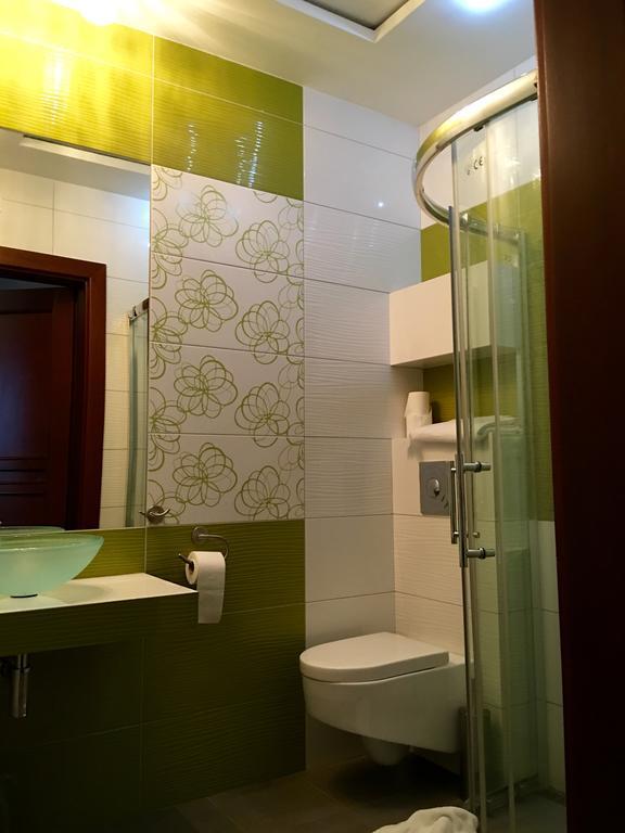 Dworek W Dawnej Szkole Sieradz Ngoại thất bức ảnh